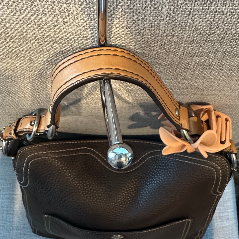 Coach Chelsea brown pebbled leather hobo shoulder bag. Style F12338 - Picture 8 of 15